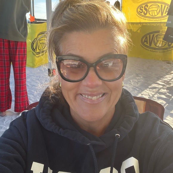 Meet your Posher, Joanna - Picture 2 of 2